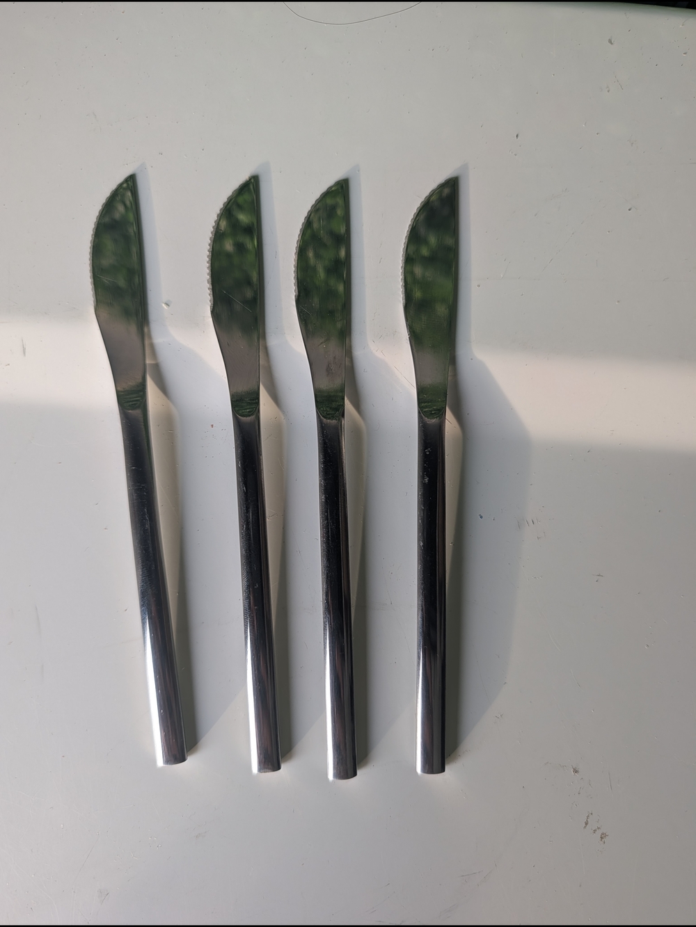 Set of 4 Stainless Steel Butter/Spread Knives - Silver